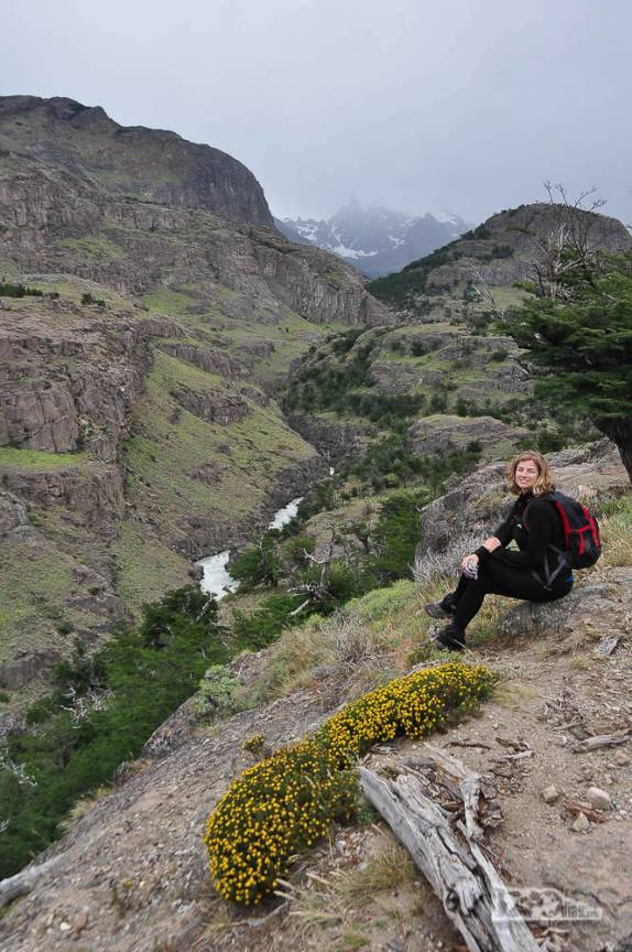 Descansando na trilha da Laguna Torre, no Parque Nacional Los Glaciares, perto de El Chaltén, na Argentina